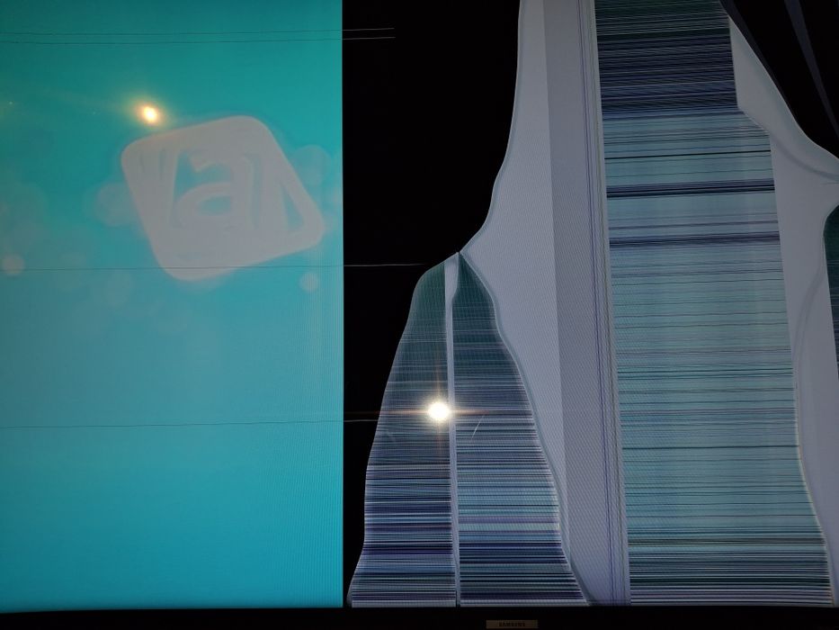 Smart TV Samsung UE55KU6100 55″ Curva UltraHD 4k ecra com mazela