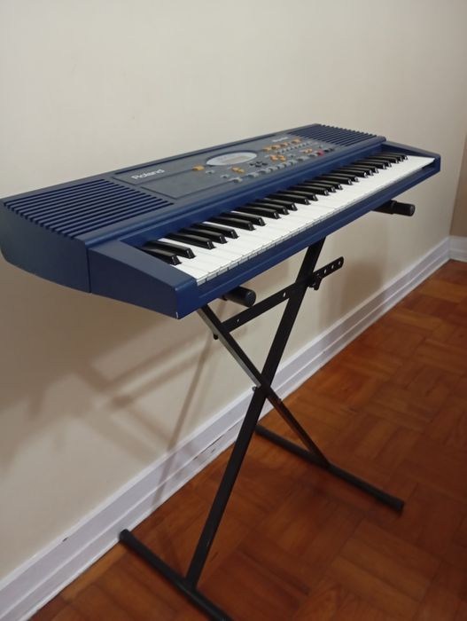 Vende se órgão Roland