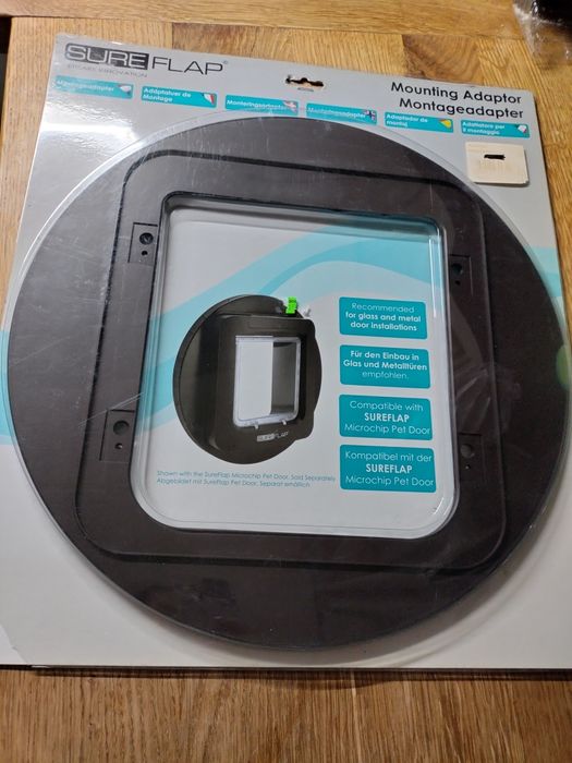 Adapter umożliwiający montaż klapy dla kota
