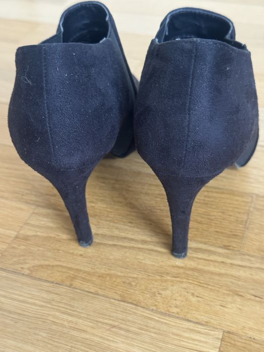 Botins Graceland conforto38 e botins Different de salto alto 37
