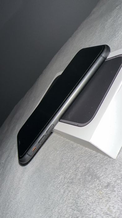 Sprzedam iPhone 11