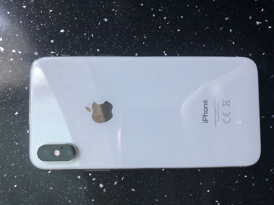 iphone X незапускається