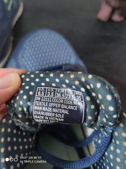 Продам жіночі кросівки Skechers