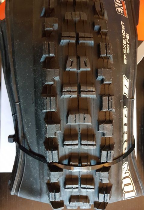 Maxxis Minion DHR II EXO/TR 60 TPI Tubeless 27.5´´ x 2.40 (NOVO)