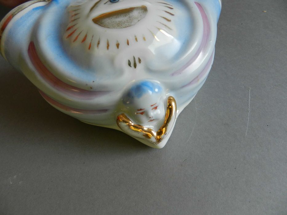 przedwojenna duża kropielnica z aniołem, amorek, oko opatrzności  27cm