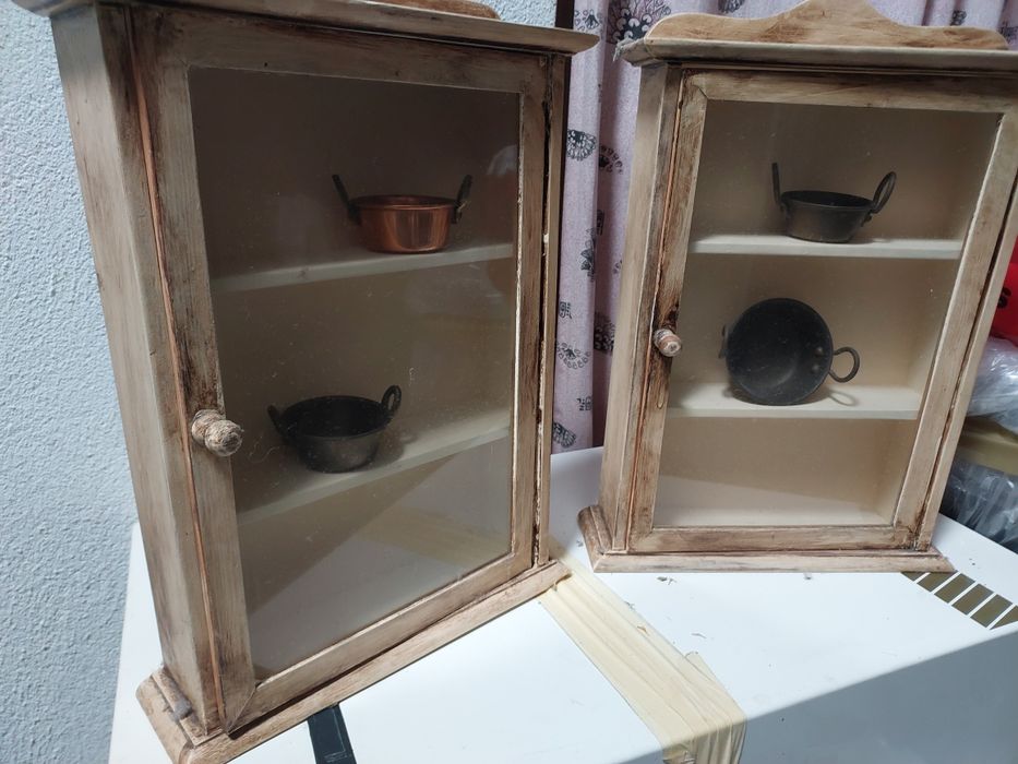 Moveis madeira para colecções