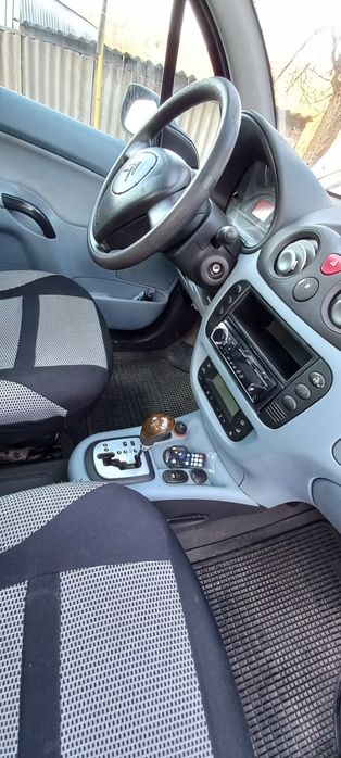 Машина хечбек  Сітроен С3