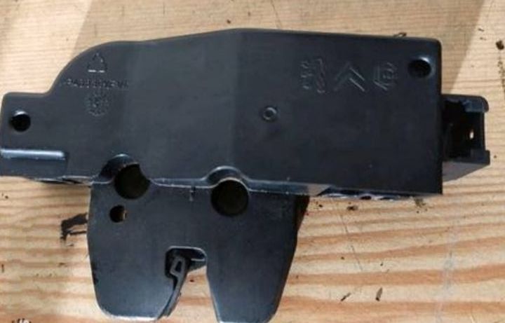 FECHO DA MALA PEUGEOT 607 9646091480