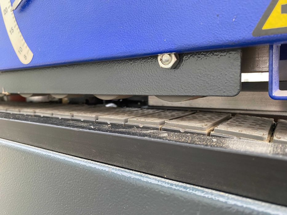 Okleiniarka Felder G 330 z cykliną gąsienicą