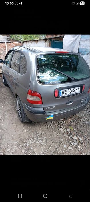 Продаю машину Renault Scenic
