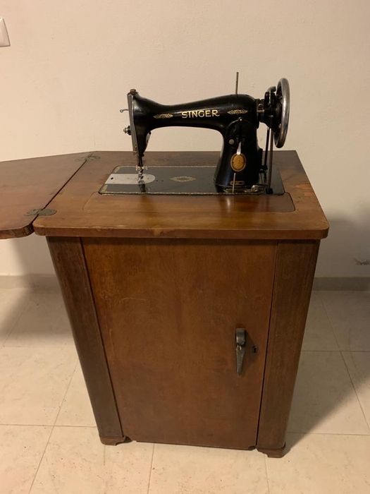 Maquina de costura Singer antiga