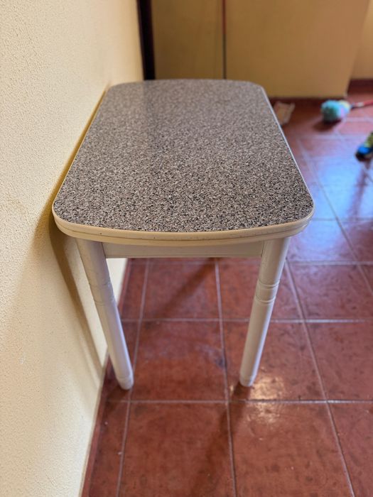 Mesa cozinha em bom estado