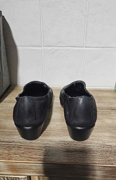 Sapatos conforto cunha baixa