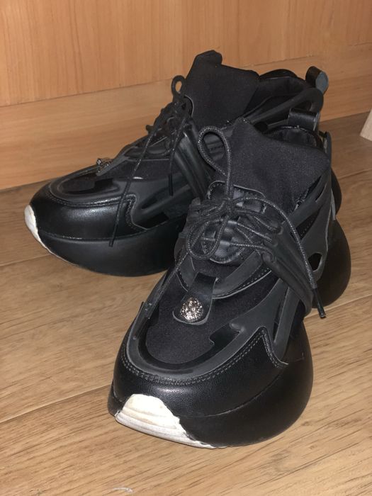 Жіночі кроссівки