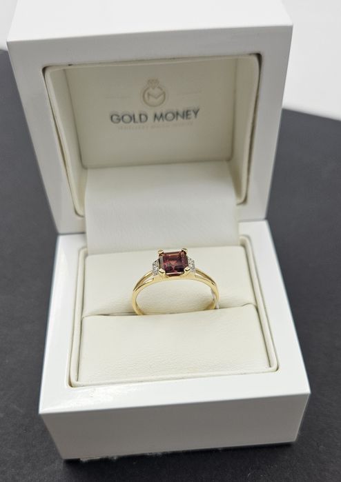 Złoty pierścionek z granatem i brylantami 585 R22 GOLD MONEY