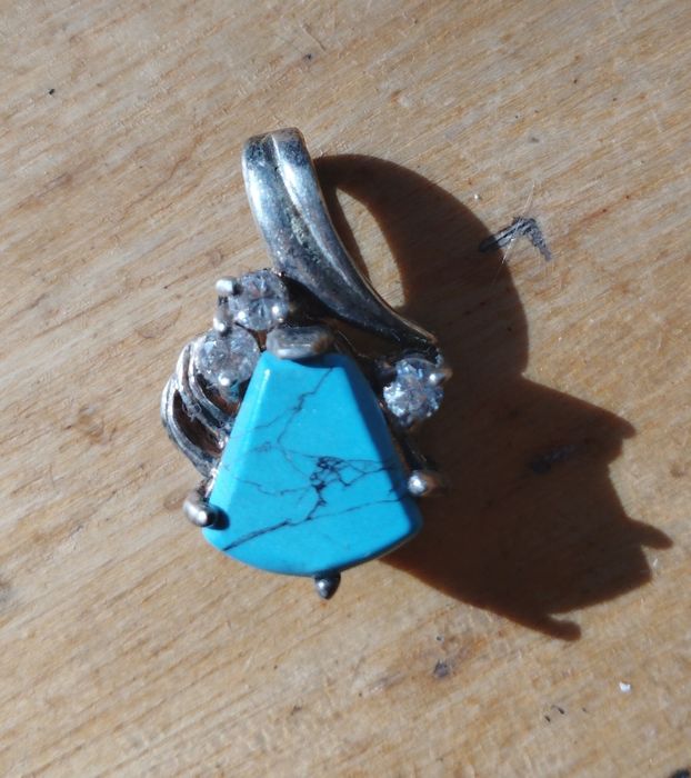 Pendente em prata 925 turquesa e zirconias. Pingente.