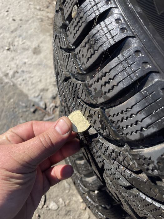 Продам дві нові зимові шини 225 65 r17