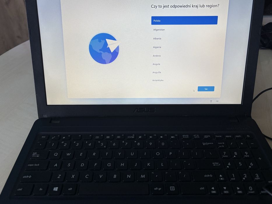 Laptop Asus F543MA-DM695T