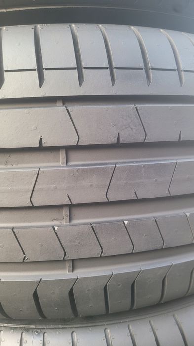 285 45 21 Pirelli P Zero PZ4 RSC*