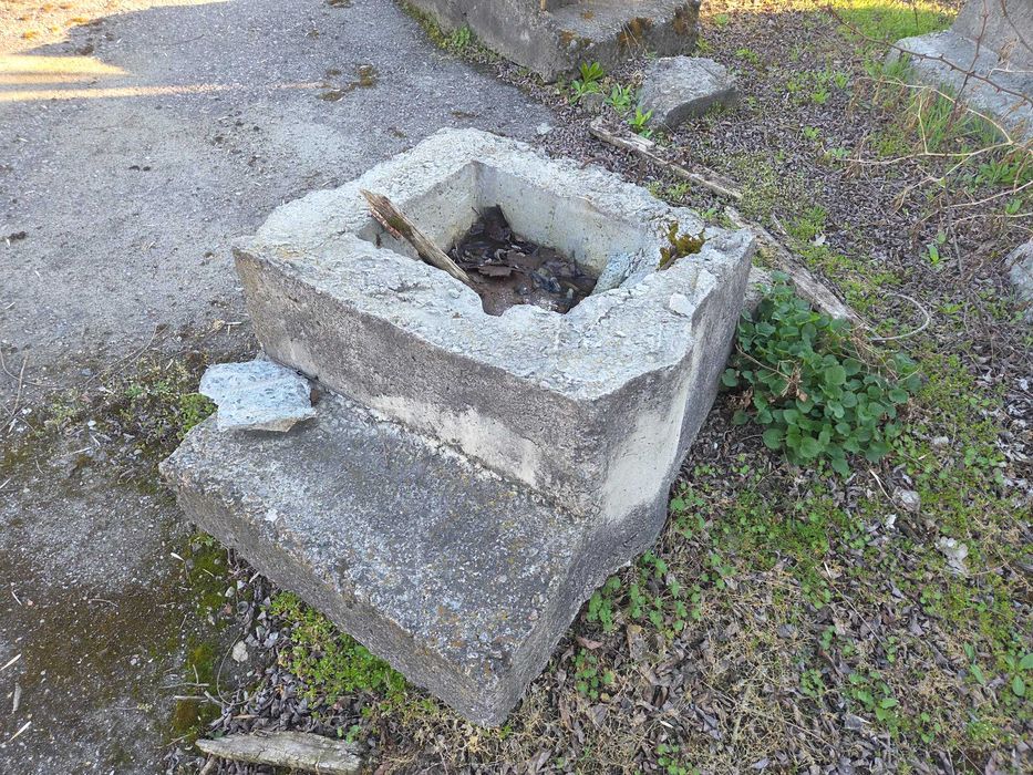 Безкоштовно віддам стакани і плити