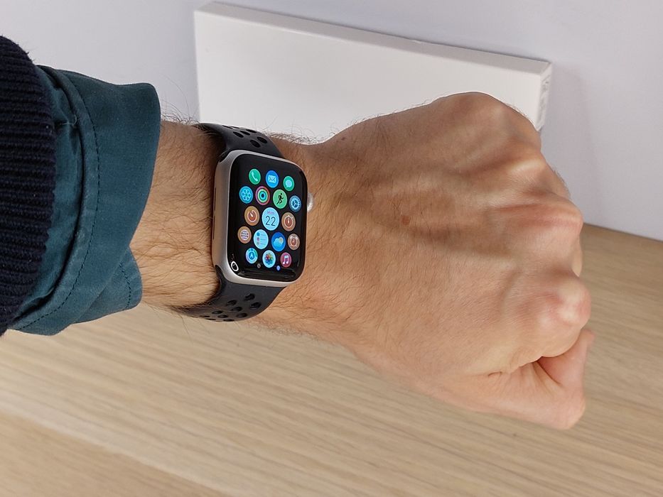 Apple Watch Series 4 Nike 40mm GPS