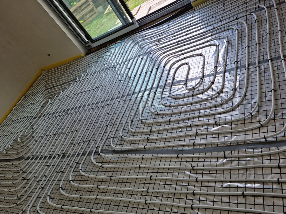 Hydraulik usługi hydrauliczne i minikoparką