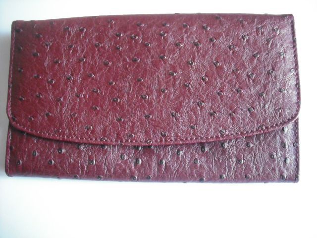 Carteira em pele de avestruz