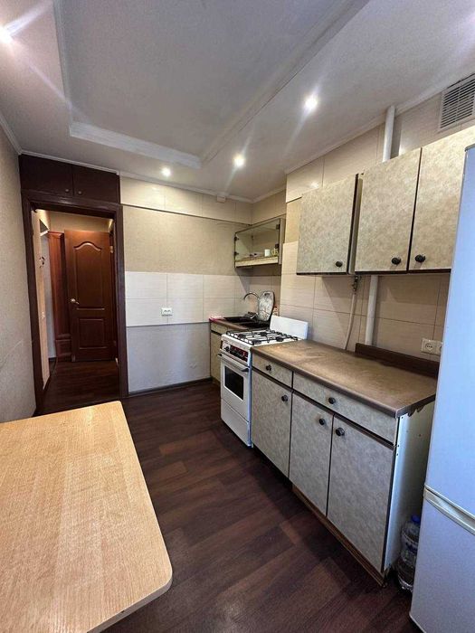 Продам 2к квартиру на Левобережном 2, переулок Крушельницкой 18