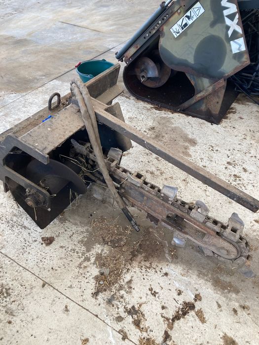 Abre valas para Bobcat / Trator