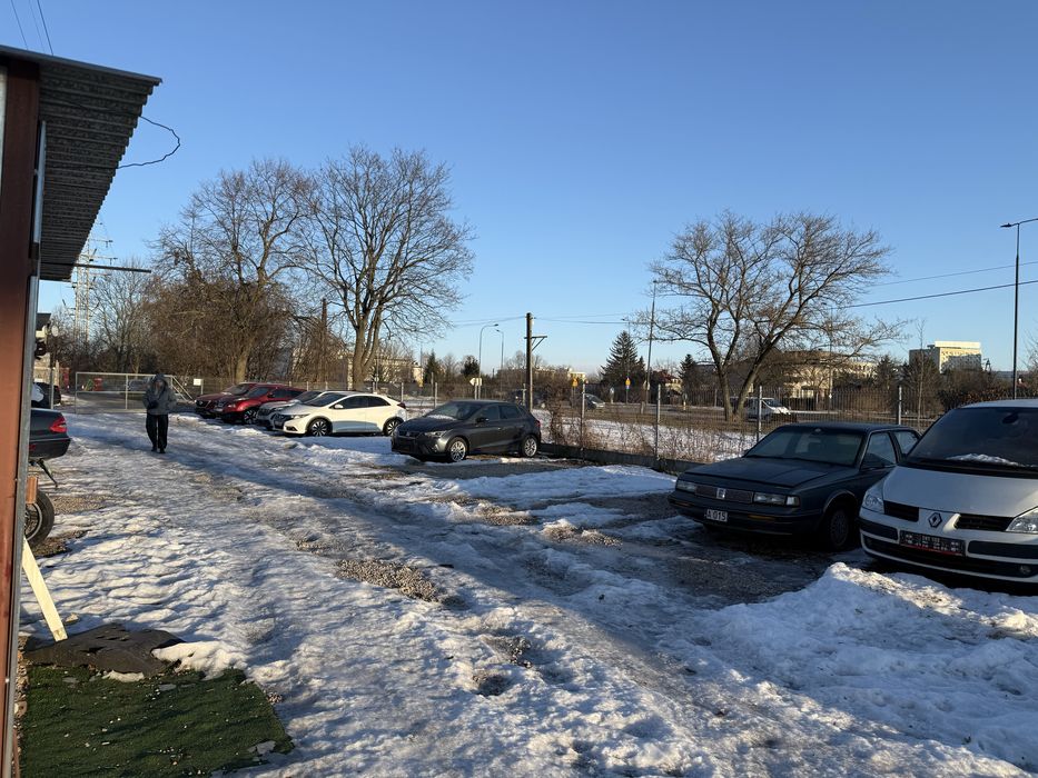 Do wynajęcia część placu Modlinska