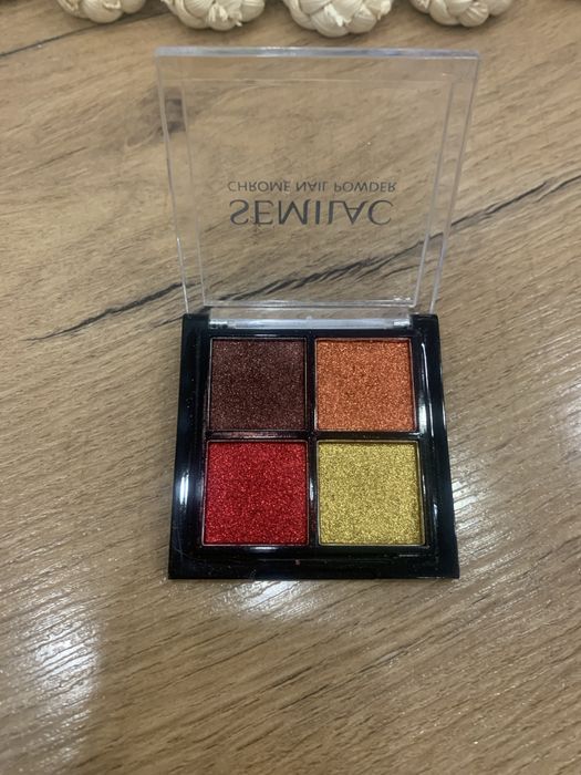 Semilac chrome nail powder