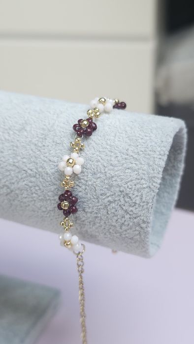 Pleciona bransoletka kwiatki