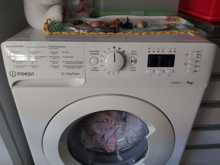 Máquina Lavar Roupa Indesit 7kg