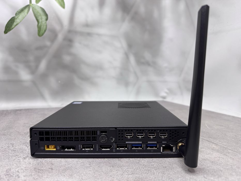 Quadro P1000 4GB/Lenovo Thinkstation P330 Tiny/i7-8700T/16GB/256GB SSD