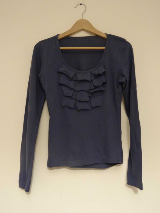 bluzka z żabotem falbanami