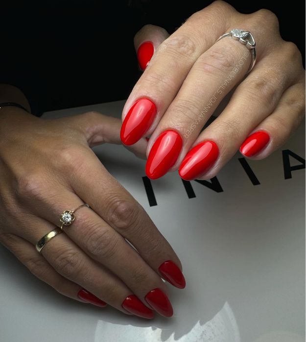 Stylizacja paznokci/ pedicure/ brwi