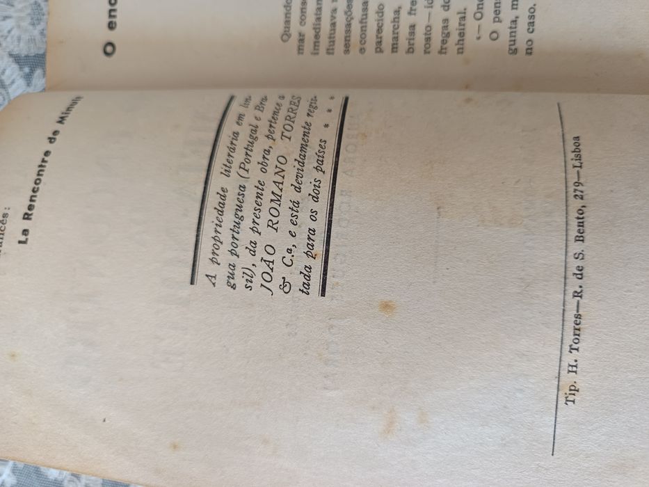 Livro antigo "encontro da meia noite."Magali