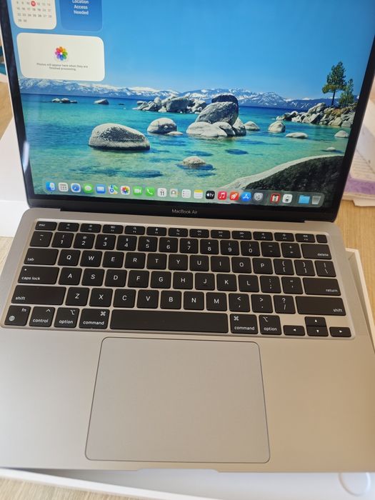 MacBook air m1 8/256gb