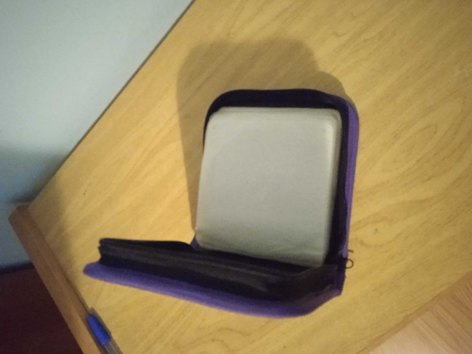 Vendo estojo/bolsa de porta CD,s DVD,s  do videojogos Spyro the Dragon