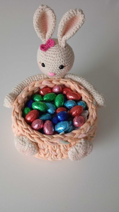 Amigurumi cestinha coelho