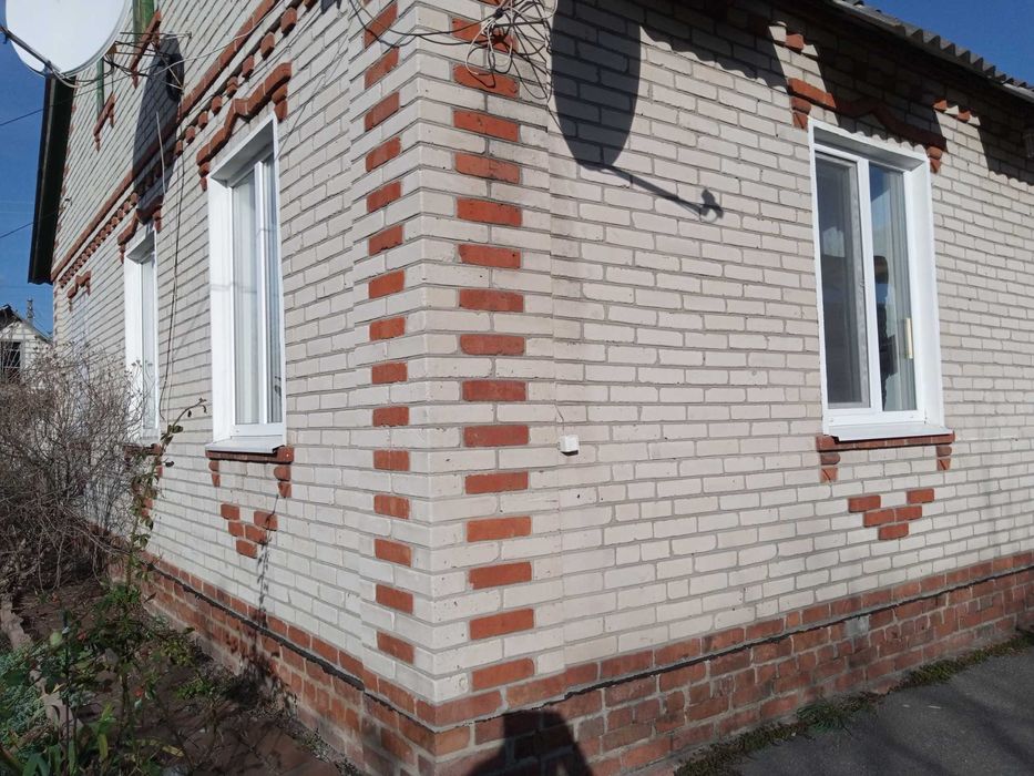 Продаємо будинок у тихому центрі м.Мерефа .