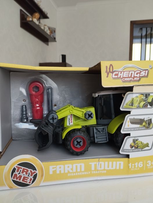 Трактор дитячий з рухомим ковшем