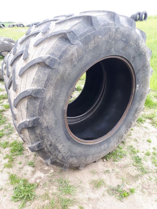 Opony wzmocnione TRELLEBORG 520/85 R - 38 (20.8 38) RADIALNE Para