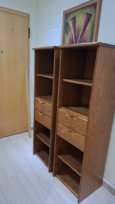 Prateleiras móvel sala em pinho mel