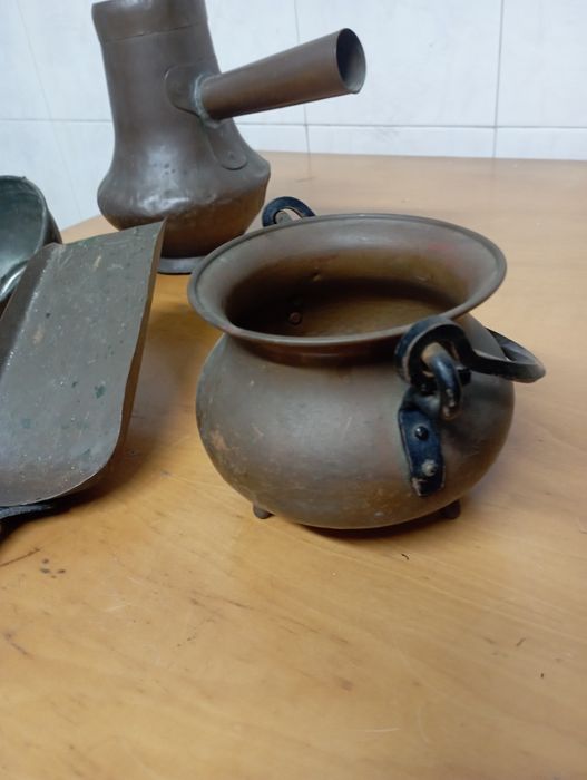 Antigos utensilios de cozinha em cobre