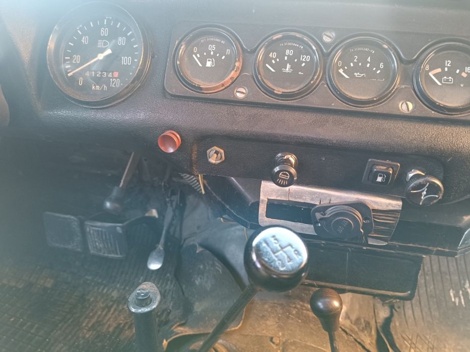 Уаз       командир