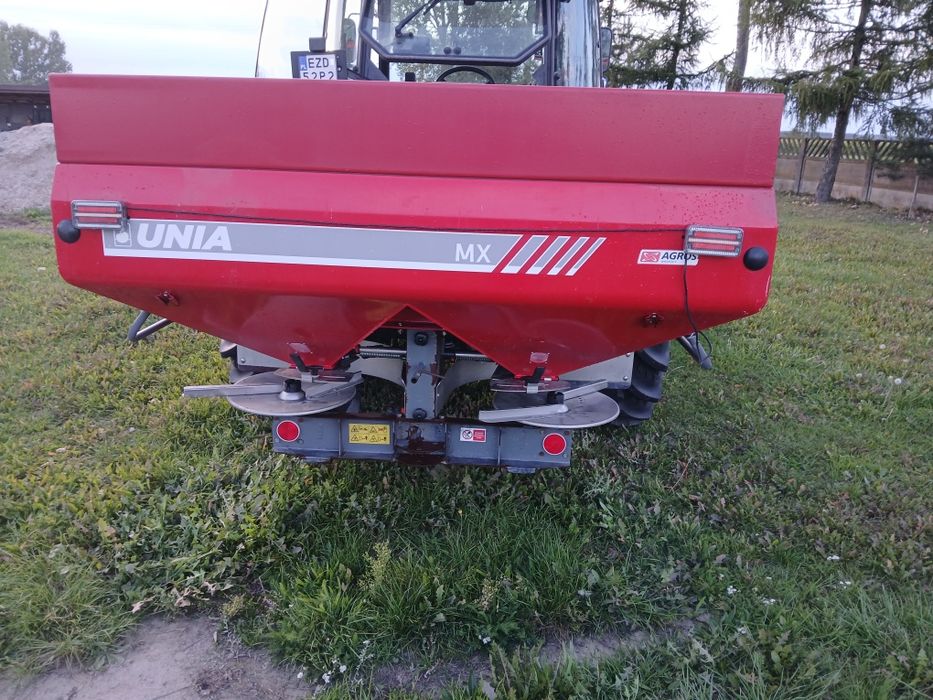Rozsiewacz Unia Mx850