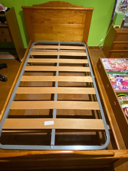 Cama de solteiro + cómoda