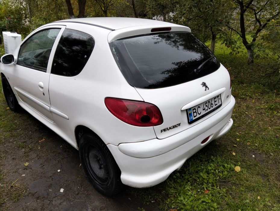 Продається Пежо 206