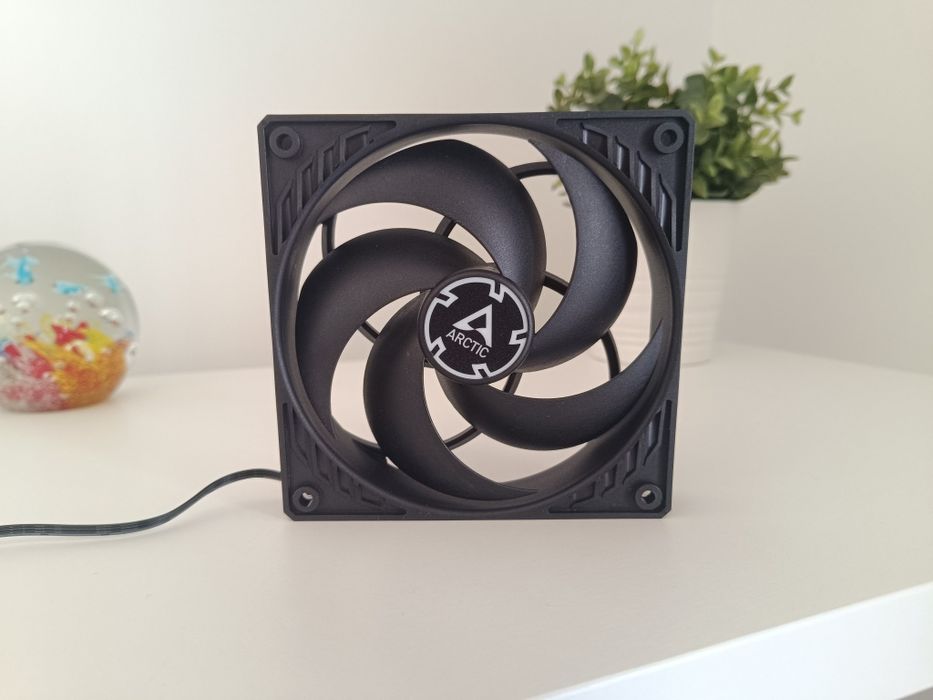 Fan 120mm Arctic P12 PWM PST CO - Ventoinha PC